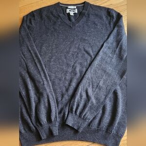 Mens 100% merino wool sweater by Joseph Abboud size L